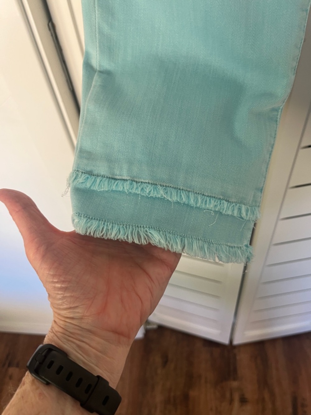 Chico’s NWOT So Slimming Girlfriend Crop Light Aqua Sz 1 - Picture 4 of 10